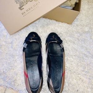 Burberry flag shoes